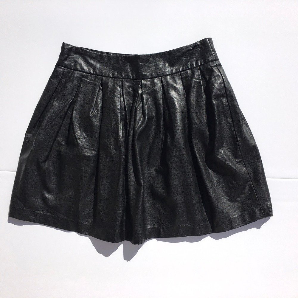 4/20 F21 Black Faux Leather Skater MIni Skirt S